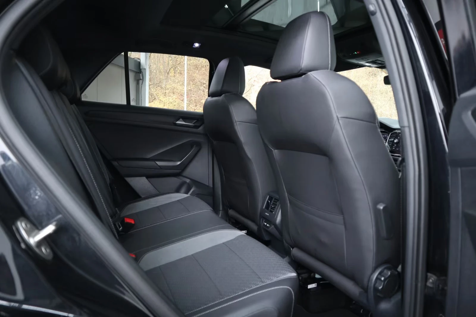 2021 Volkswagen R-LINE 300HP AKRAPOVIC PANO 4X4 CAM DIGITAL 962v — 12