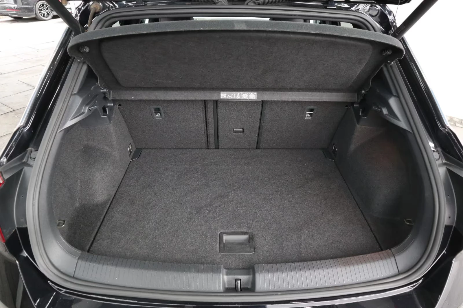 2021 Volkswagen R-LINE 300HP AKRAPOVIC PANO 4X4 CAM DIGITAL 962v — 7