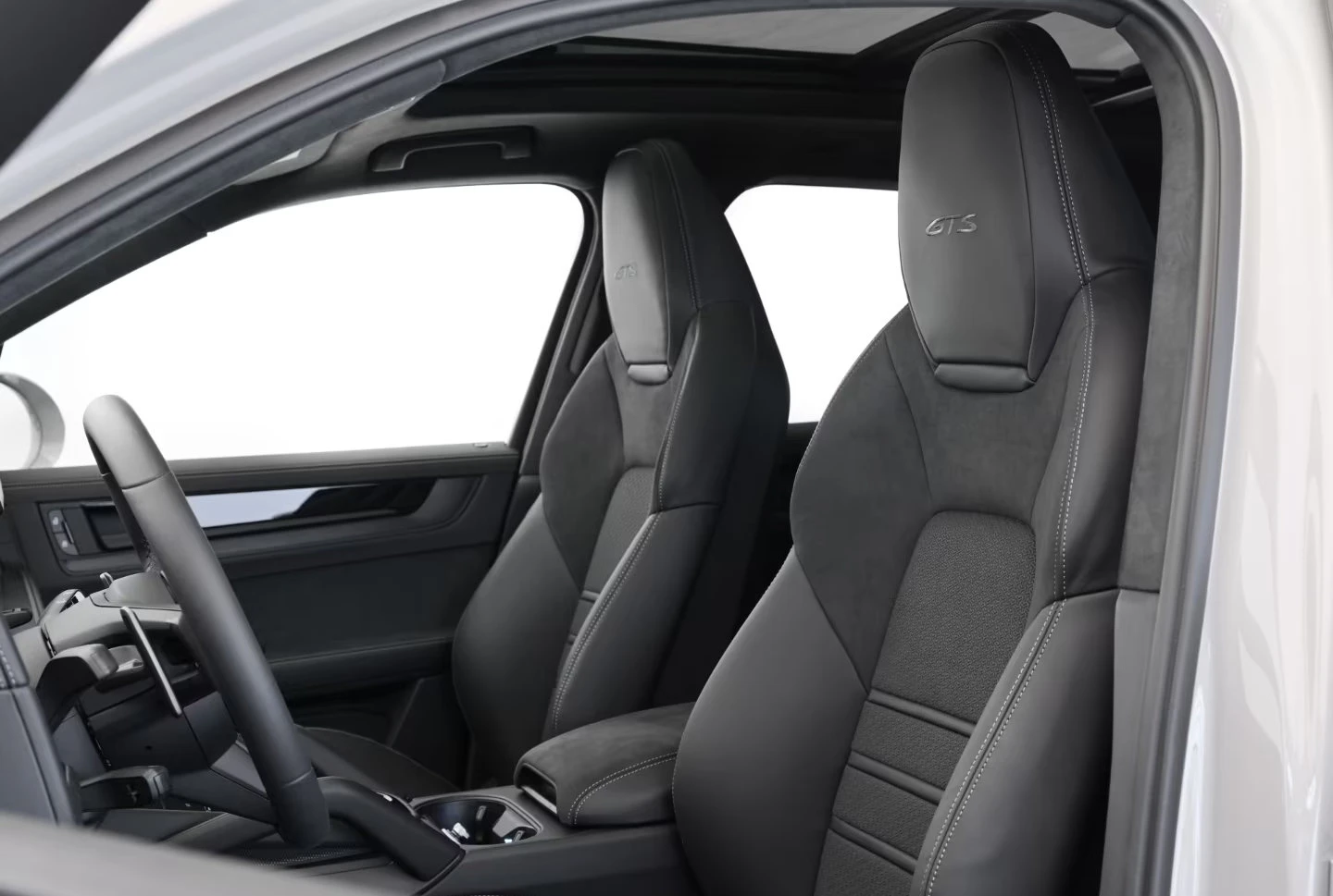 2025 Porsche Cayenne GTS 500HP BOSE MULTISCREEN 360 PANO 993v — 14
