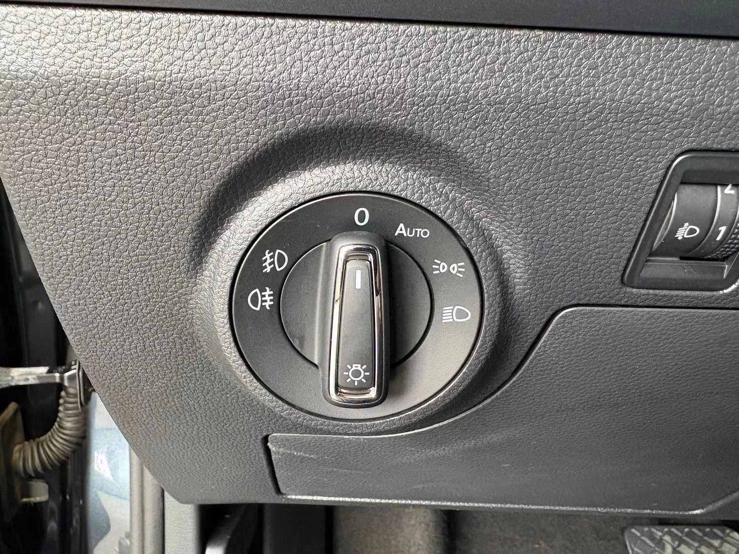 2020 SEAT Arona STYLE 95HP DSG CAM AHK NAVI LED 870g — 14