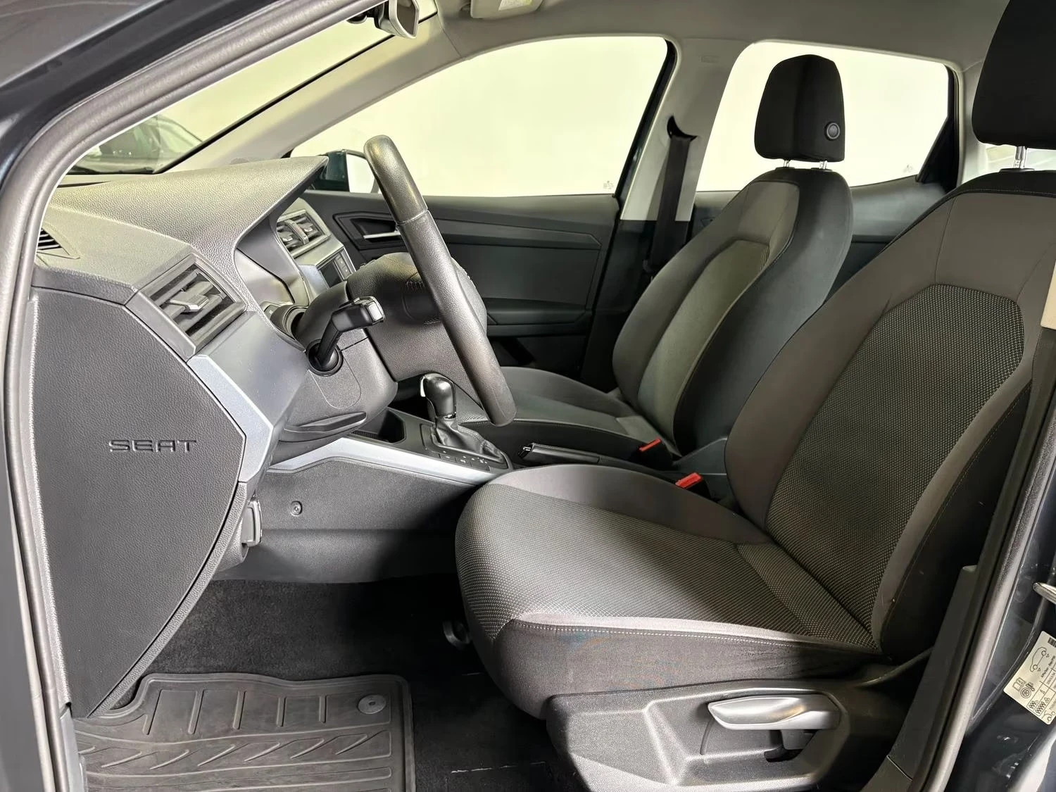 2020 SEAT Arona STYLE 95HP DSG CAM AHK NAVI LED 870g — 9