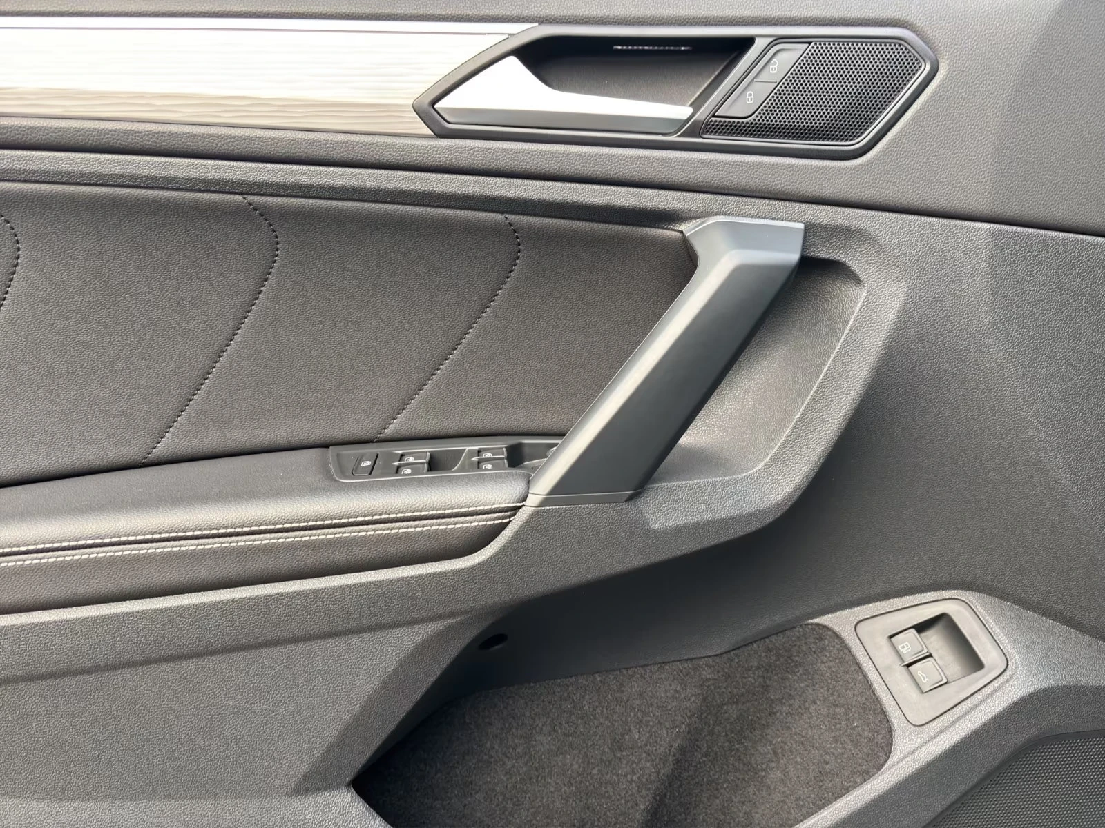 2022 SEAT Tarraco 1.4PHEV 245HP XPERIENCE PANO 360 MEMO AHK 875g — 11