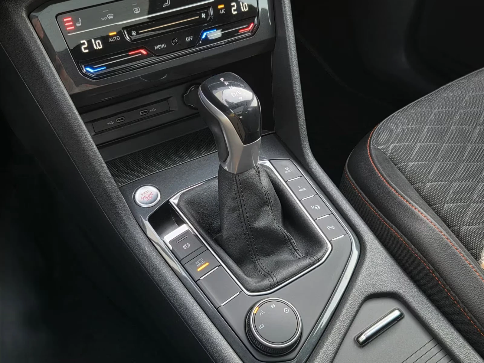 2021 SEAT Tarraco 1.4PHEV 245HP FR PANO CAM MEMO AHK LED 876g — 12