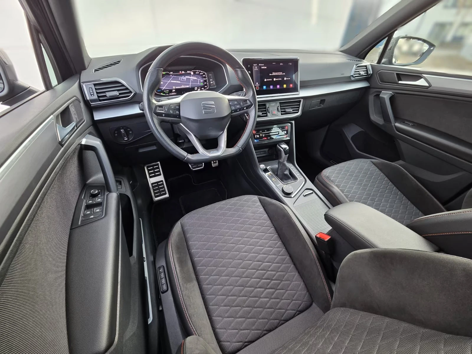2021 SEAT Tarraco 1.4PHEV 245HP FR PANO CAM MEMO AHK LED 876g — 7
