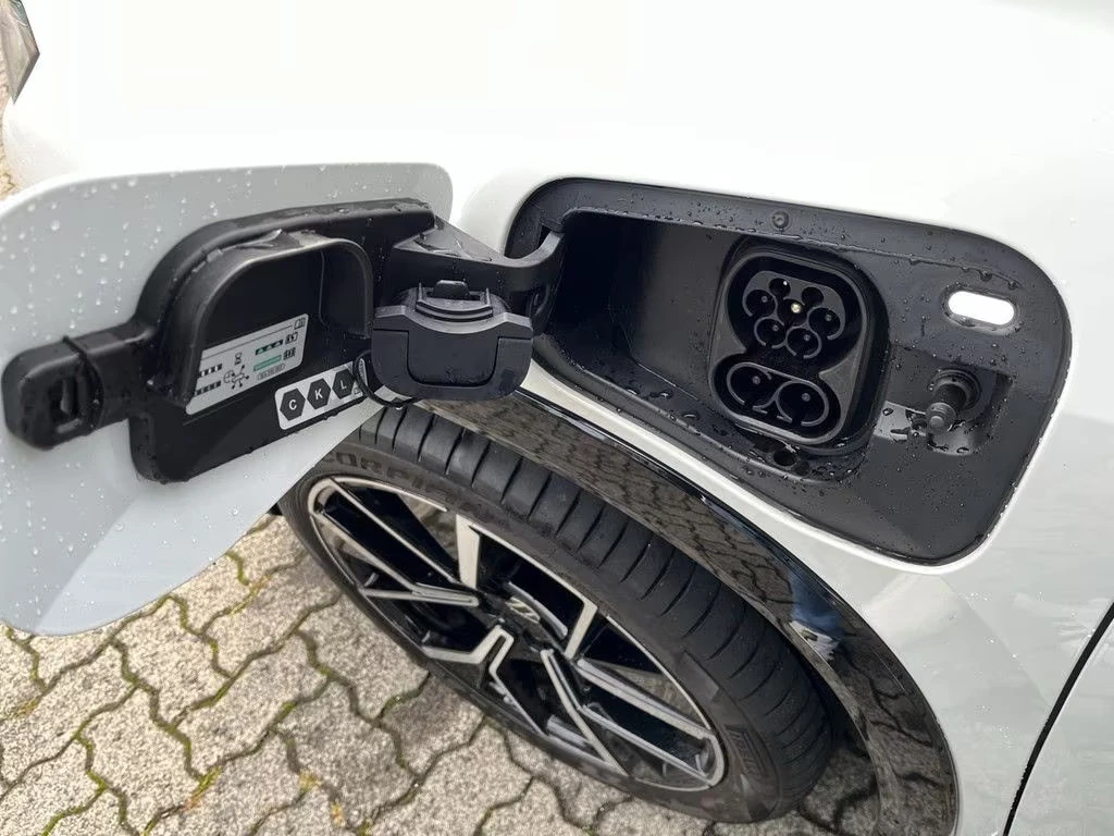 2025 Volkswagen 1.5PHEV 204HP RLINE MASSAGE 360 ACC LED AMBI 125z — 16