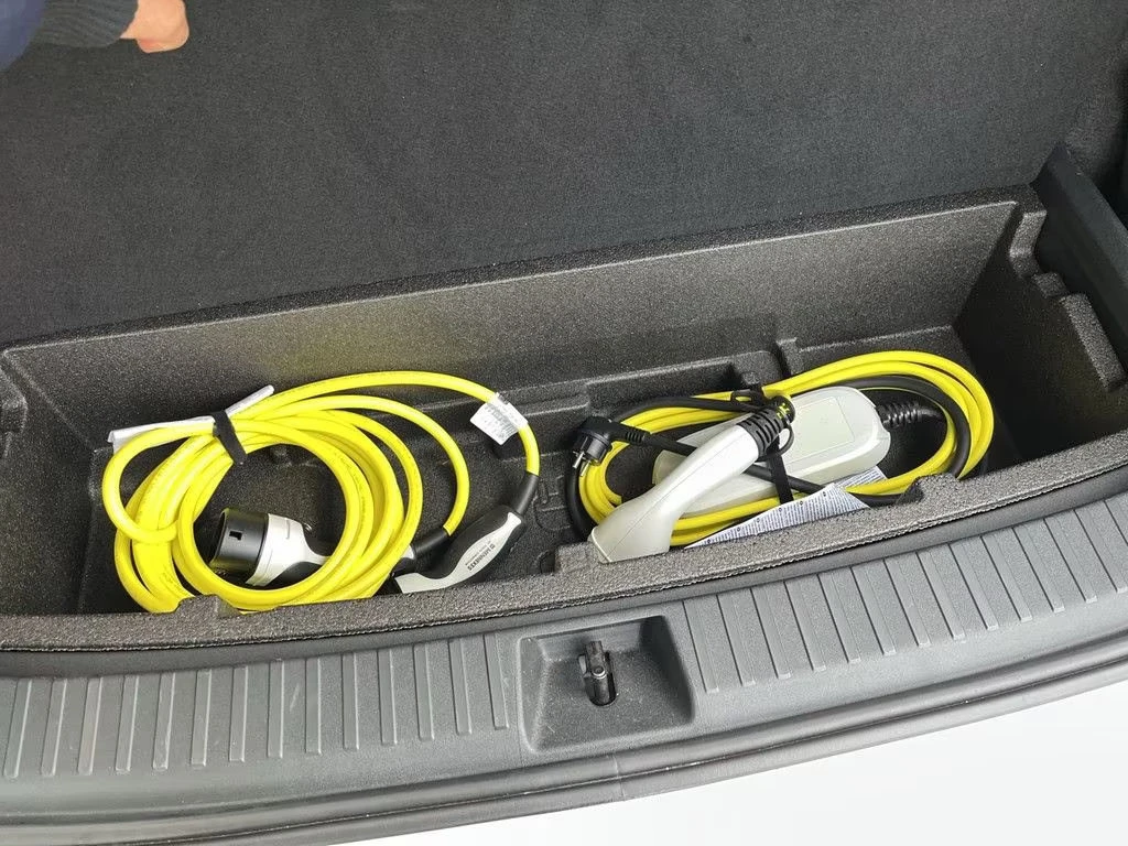 2025 Volkswagen 1.5PHEV 204HP RLINE MASSAGE 360 ACC LED AMBI 125z — 10