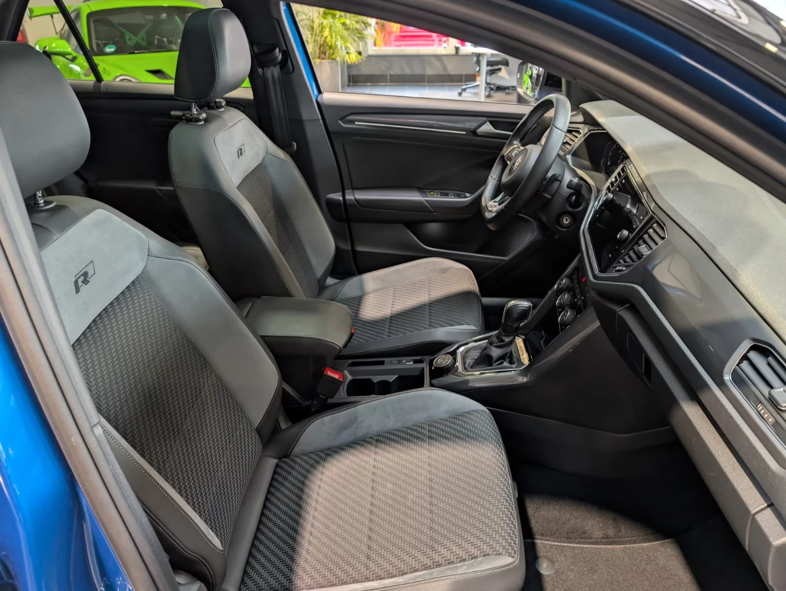 2021 Volkswagen .0TDI 150HP R-LINE 4M CAM ACC 136z — 11