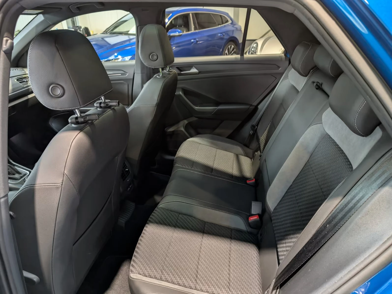 2021 Volkswagen .0TDI 150HP R-LINE 4M CAM ACC 136z — 12