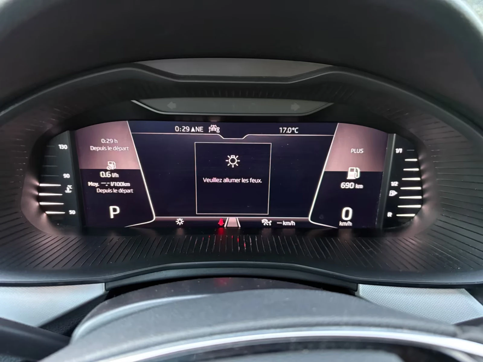 2020 Skoda Kamiq 1.6TDI 116HP BUSSINES DSG CAM LED NAVI 121q — 8