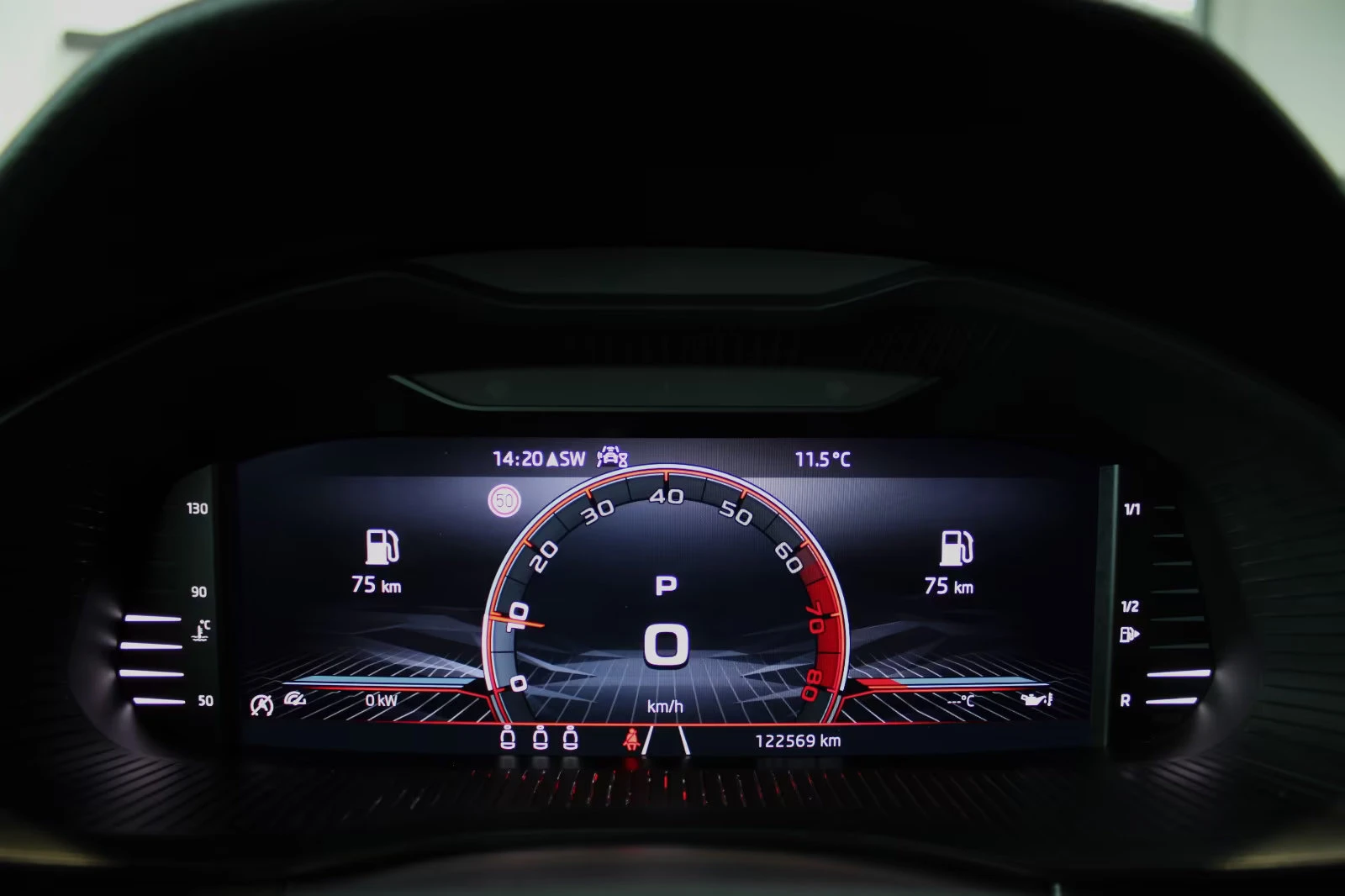 2023 Skoda Kamiq 1.0TSI 110HP MONTE-CARLO DSG PANO KLESS ACC 122q — 8