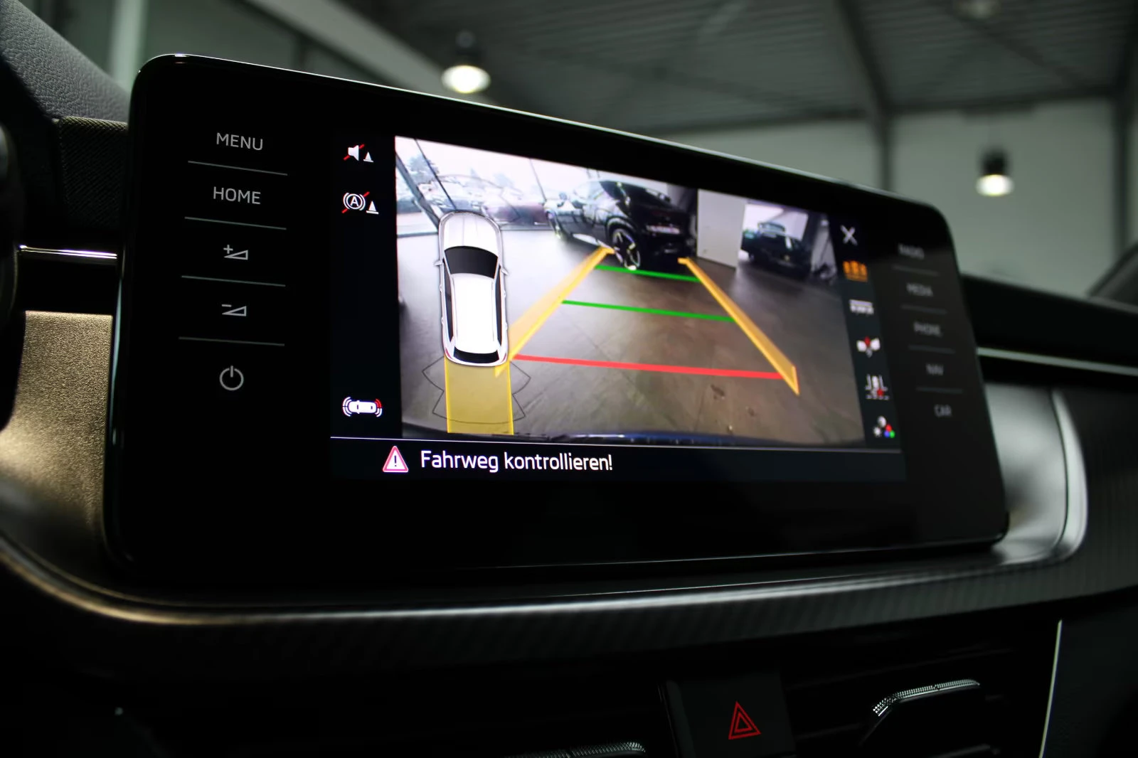 2023 Skoda Kamiq 1.0TSI 110HP MONTE-CARLO DSG PANO KLESS ACC 122q — 9