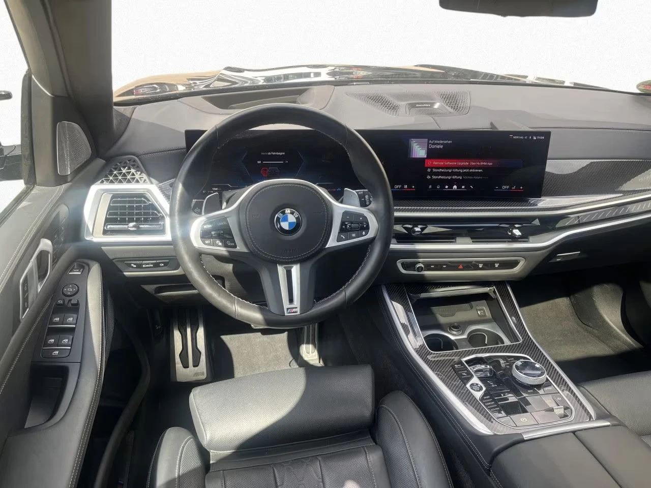 2024 BMW X5 M 60i 530HP AIR CARB SKY MASS PANO 360 HUD B&W 324q — 6