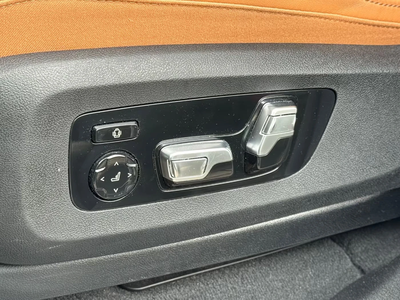 2024 BMW X5 M 60i 530HP SHADOW CARBON H&K 360 MEMO HUD 327q — 14