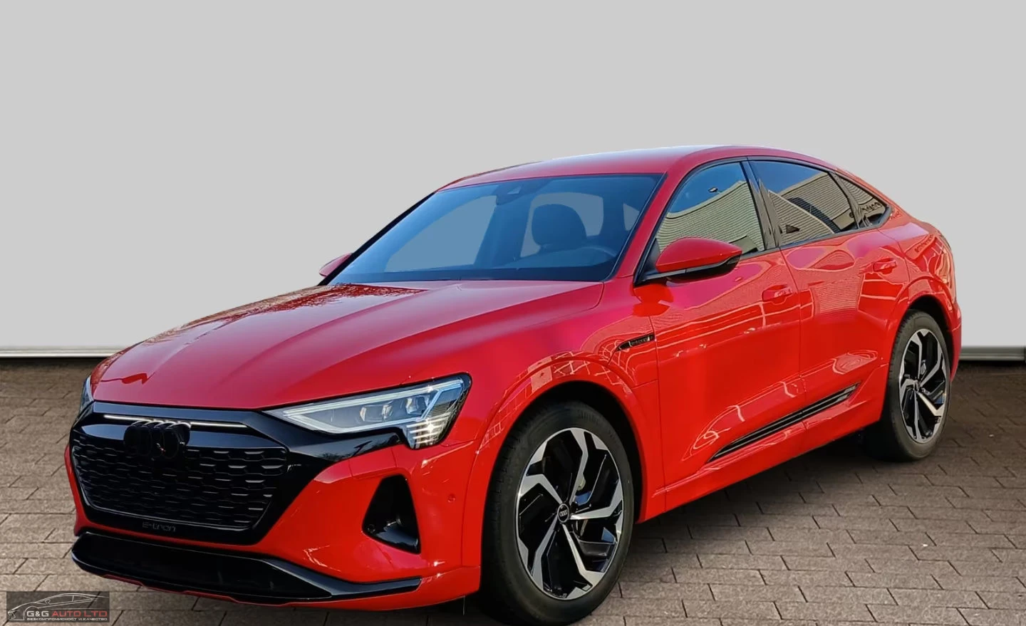 Audi Q8 50 E-TRON 340HP SPORTBACK ADVANCED AHK CPLAY 371q 2024